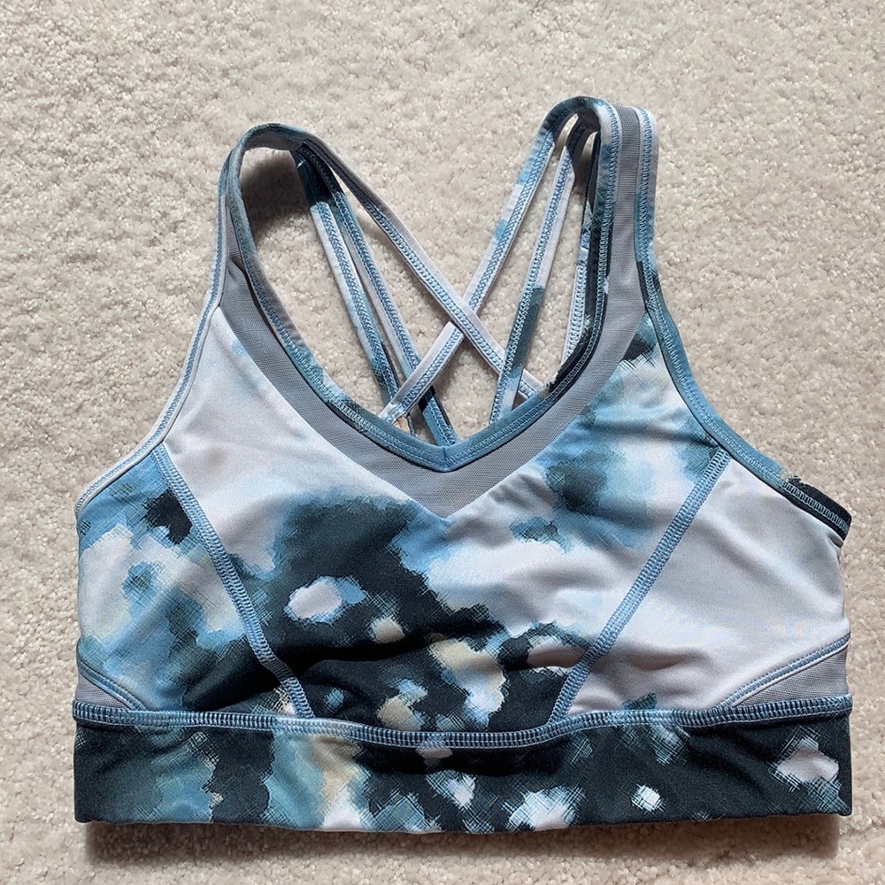 Lululemon sports bra